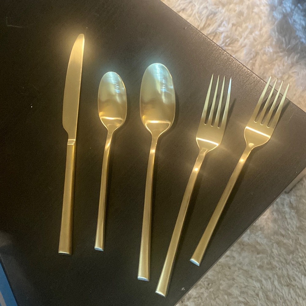 Cortland 5-Piece Champagne Place Setting